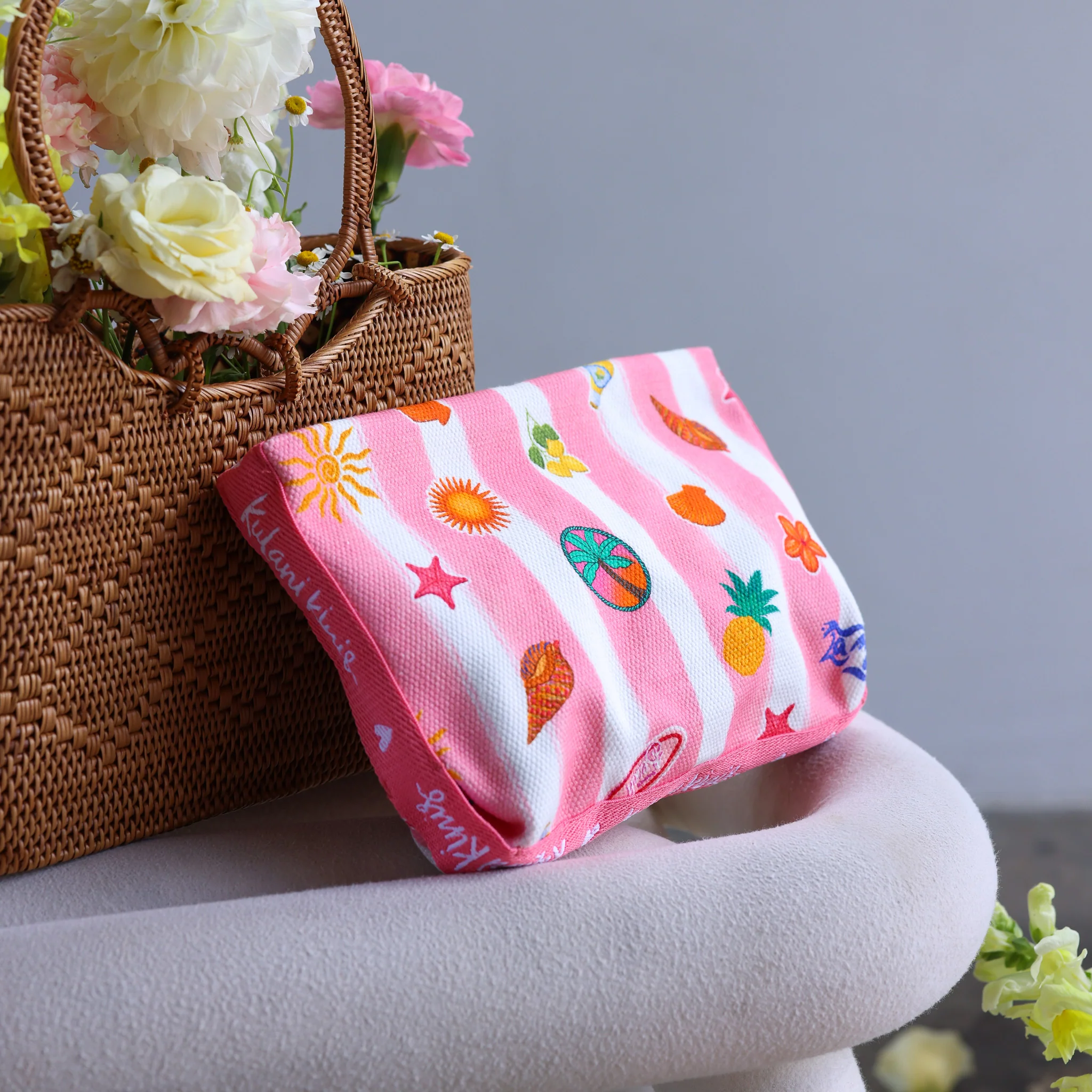 Essential Pouch - Island Sugar - Image 3
